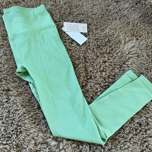 Spiritual Gangster Love Sculpt Legging . Size xs/small .